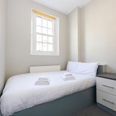 Spacious Room With Shared Facilities London Luaran gambar