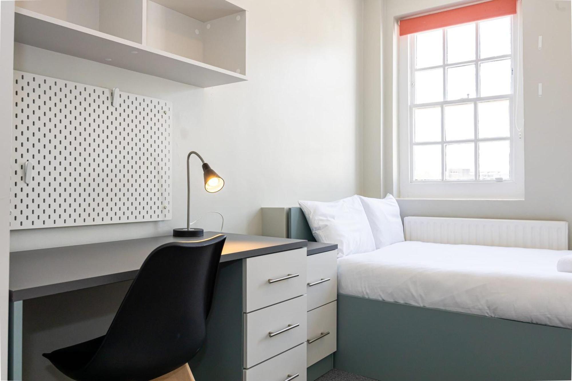 Spacious Room With Shared Facilities London Luaran gambar